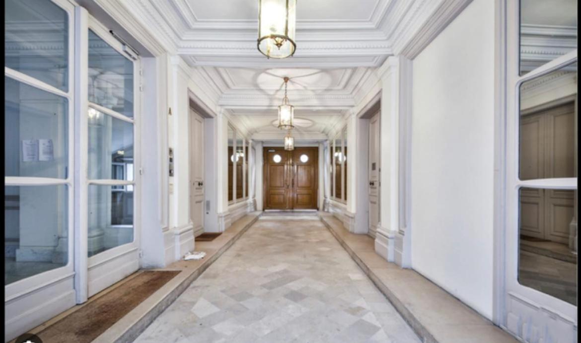 L'Avenue Montaigne Paris Exterior foto